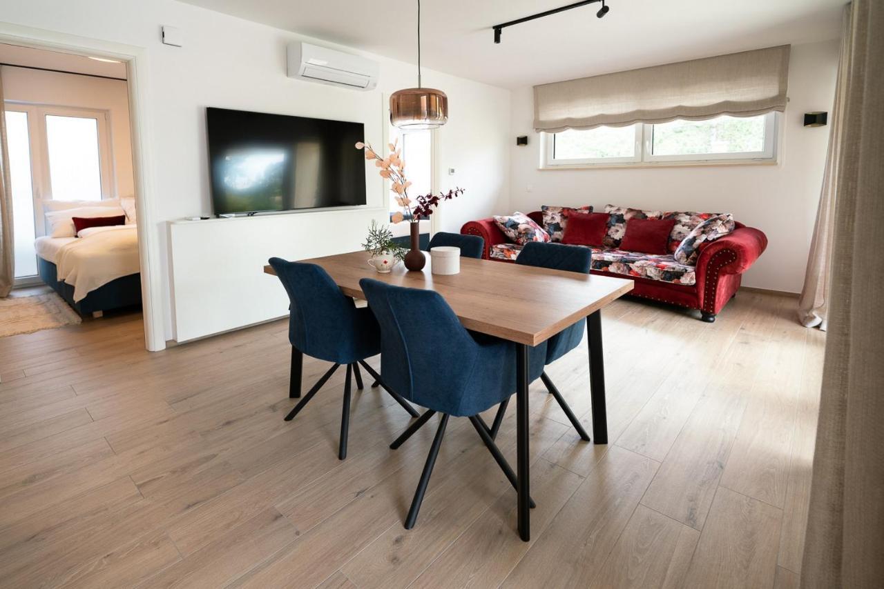 Apartments Kras 24 With Pool Sezana Ngoại thất bức ảnh