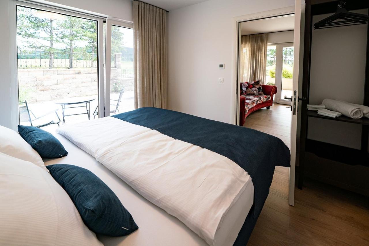 Apartments Kras 24 With Pool Sezana Ngoại thất bức ảnh