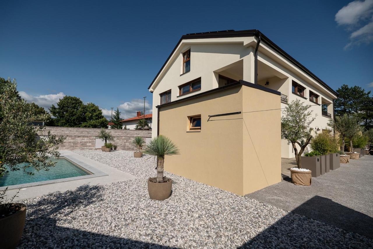 Apartments Kras 24 With Pool Sezana Ngoại thất bức ảnh