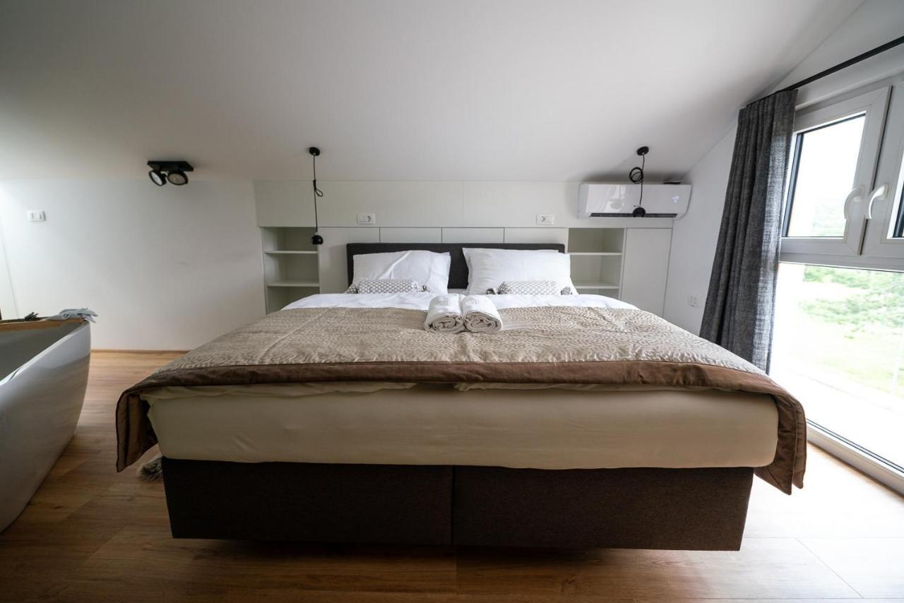 Apartments Kras 24 With Pool Sezana Ngoại thất bức ảnh