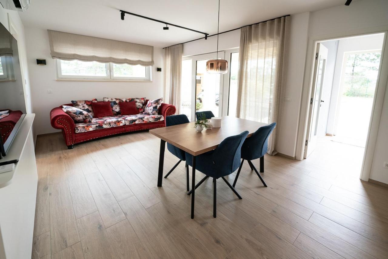 Apartments Kras 24 With Pool Sezana Ngoại thất bức ảnh
