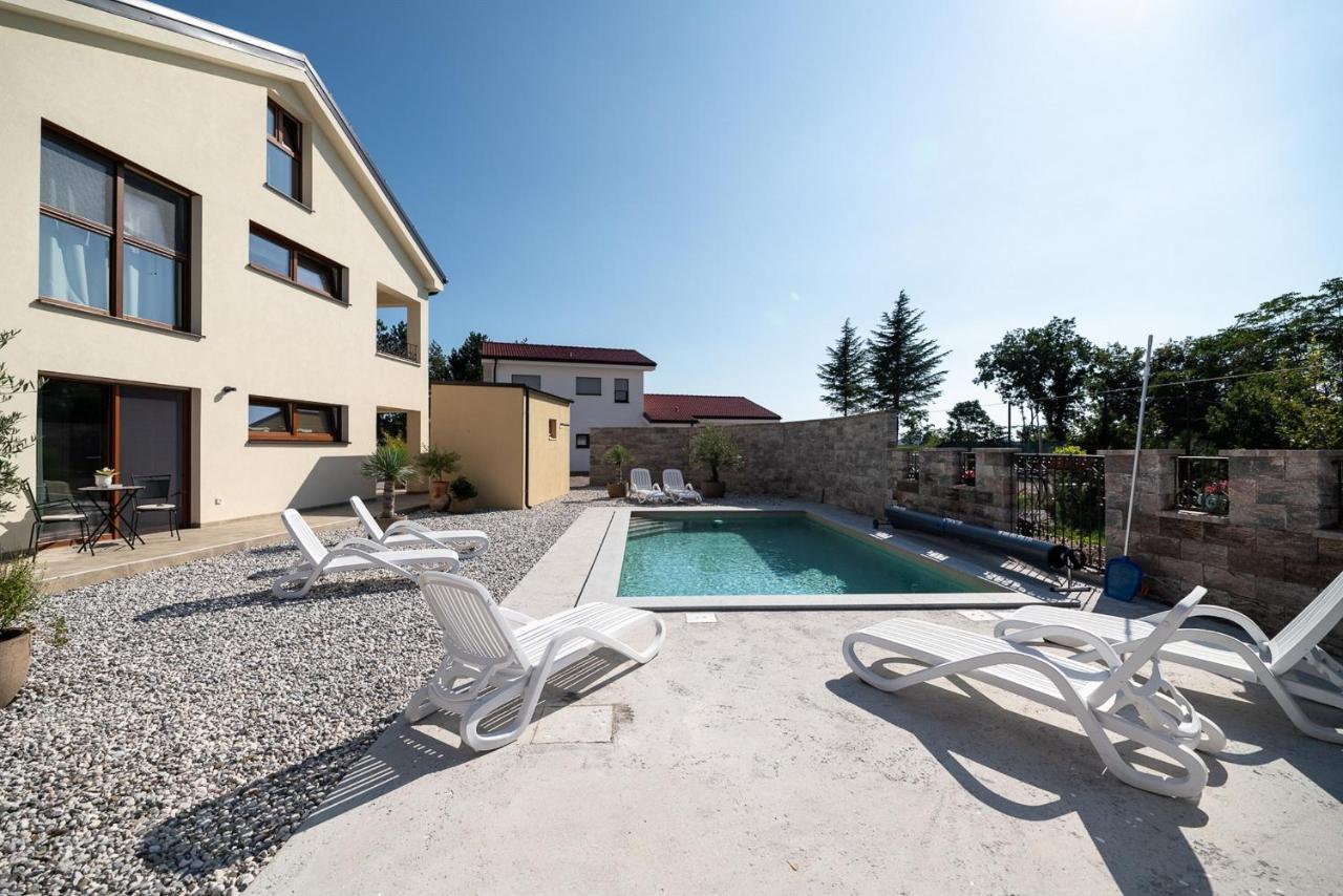 Apartments Kras 24 With Pool Sezana Ngoại thất bức ảnh