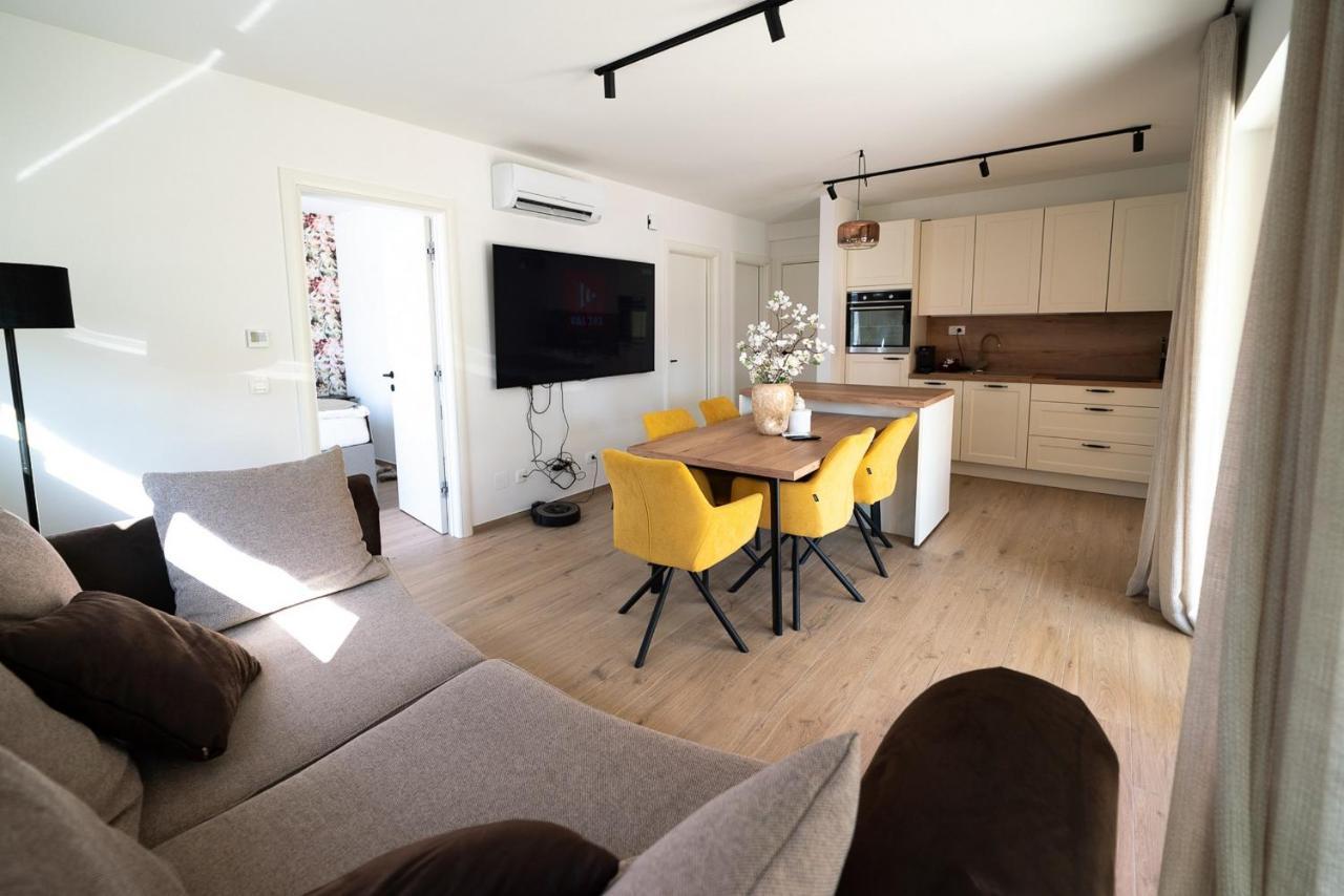 Apartments Kras 24 With Pool Sezana Ngoại thất bức ảnh