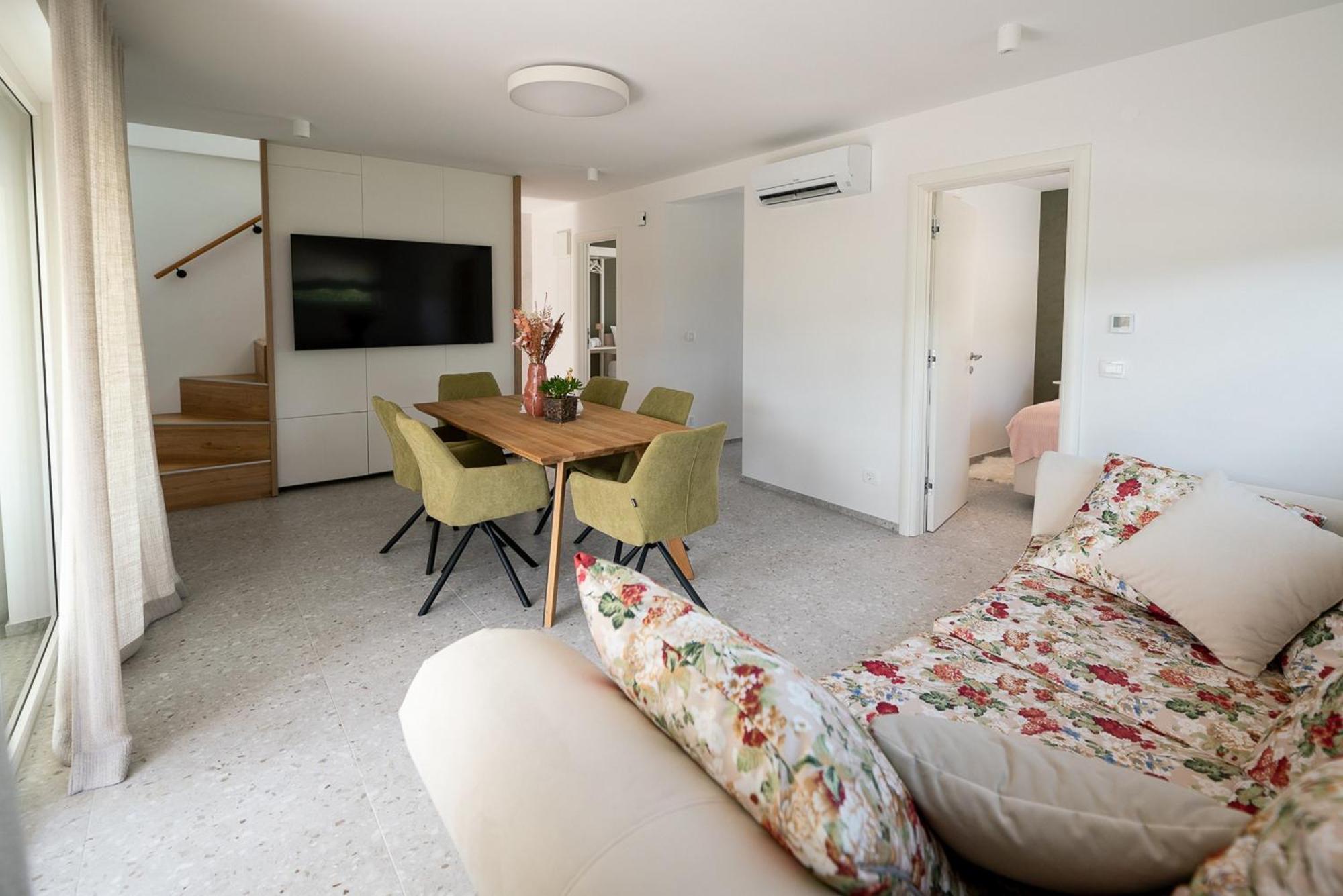 Apartments Kras 24 With Pool Sezana Ngoại thất bức ảnh